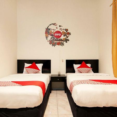 מדאן Oyo 529 Hotel Paninda מראה חיצוני תמונה