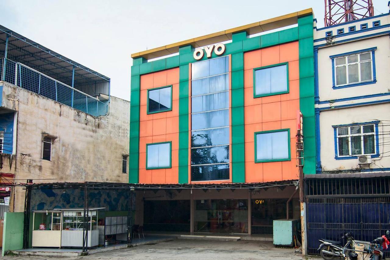 מדאן Oyo 529 Hotel Paninda מראה חיצוני תמונה