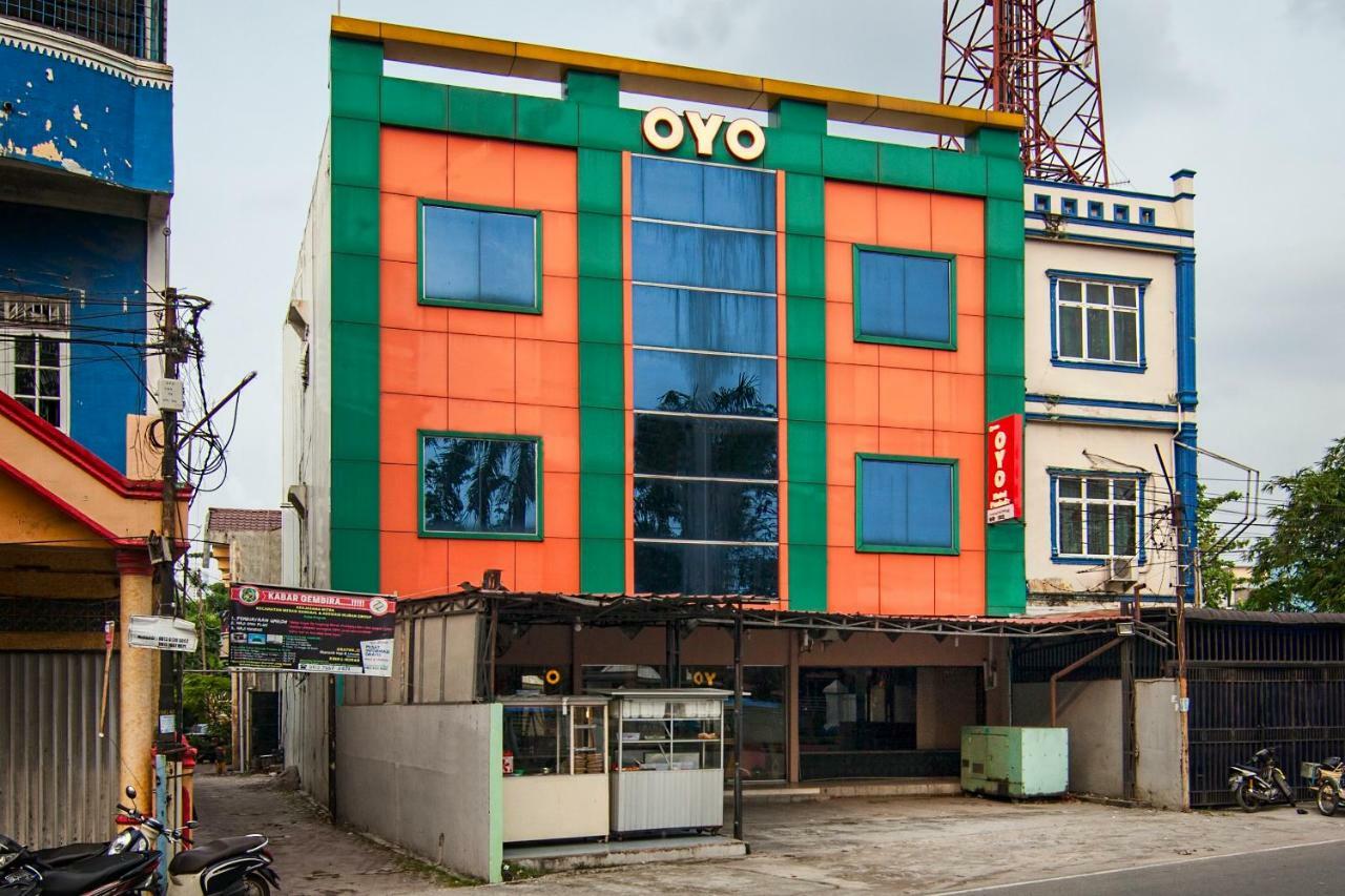 מדאן Oyo 529 Hotel Paninda מראה חיצוני תמונה