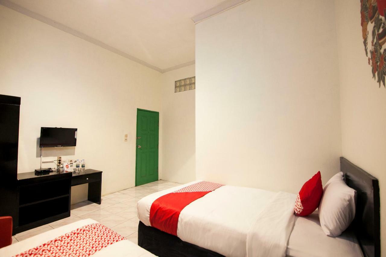 מדאן Oyo 529 Hotel Paninda מראה חיצוני תמונה