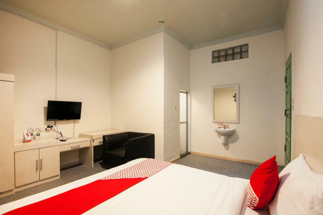 מדאן Oyo 529 Hotel Paninda מראה חיצוני תמונה